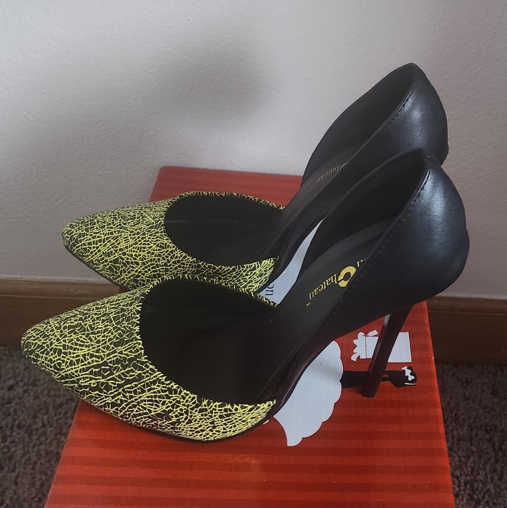 Queen 👑 Chateau Heels